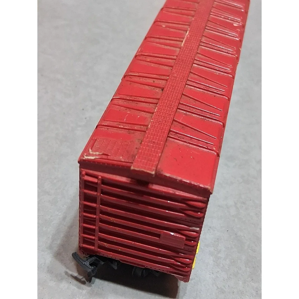 Trix Dots Advertising HO Box Car Tootsie Roll Industries Painted Plastic 91576